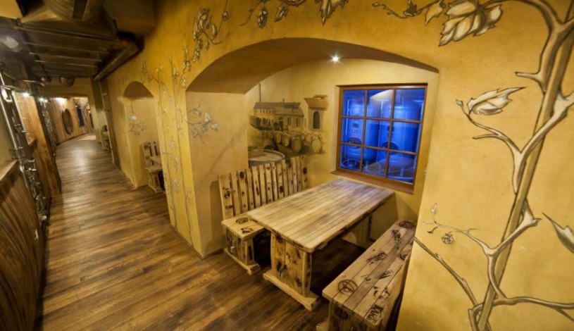 BECHERPLATZ Karlovy Vary